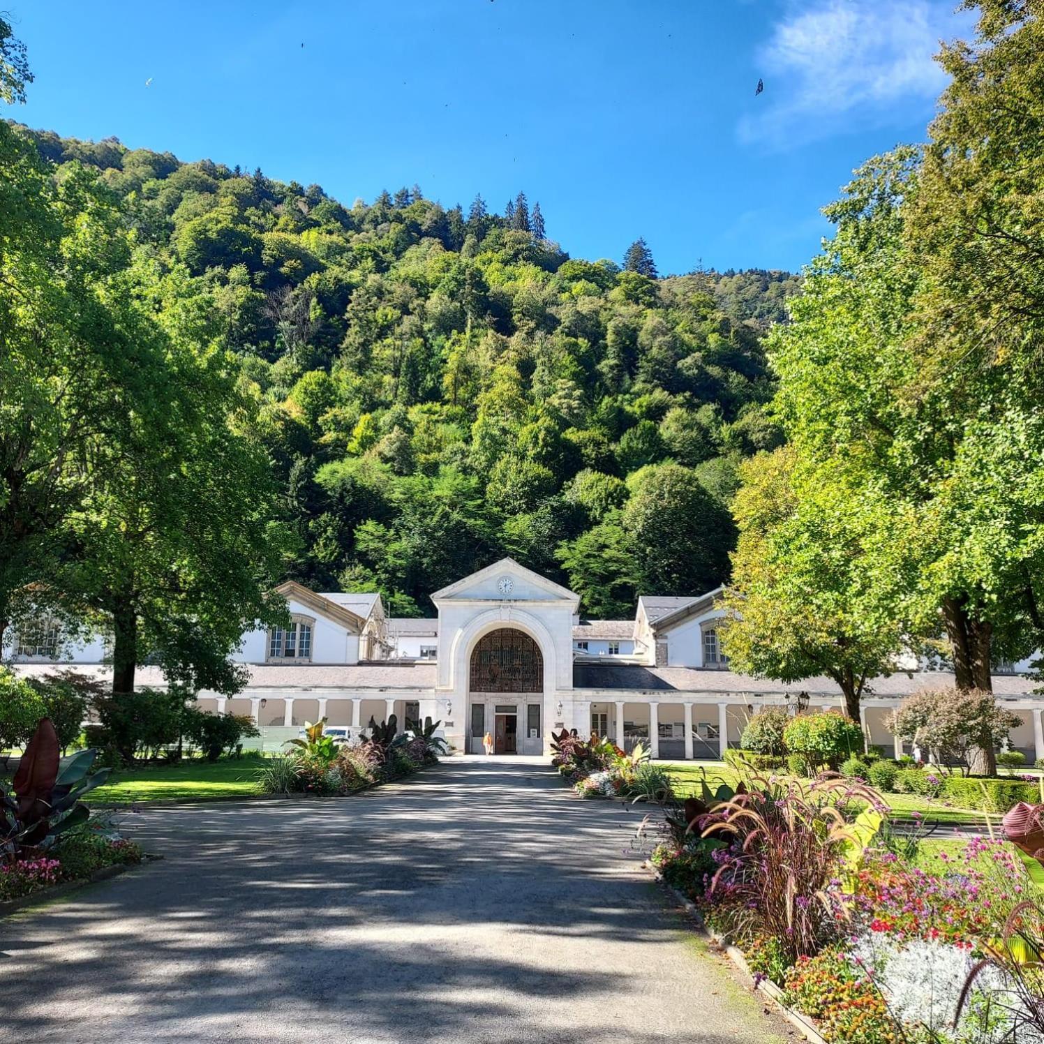 Royal Luchon Aparthotel Bagnères-de-Luchon Exterior foto